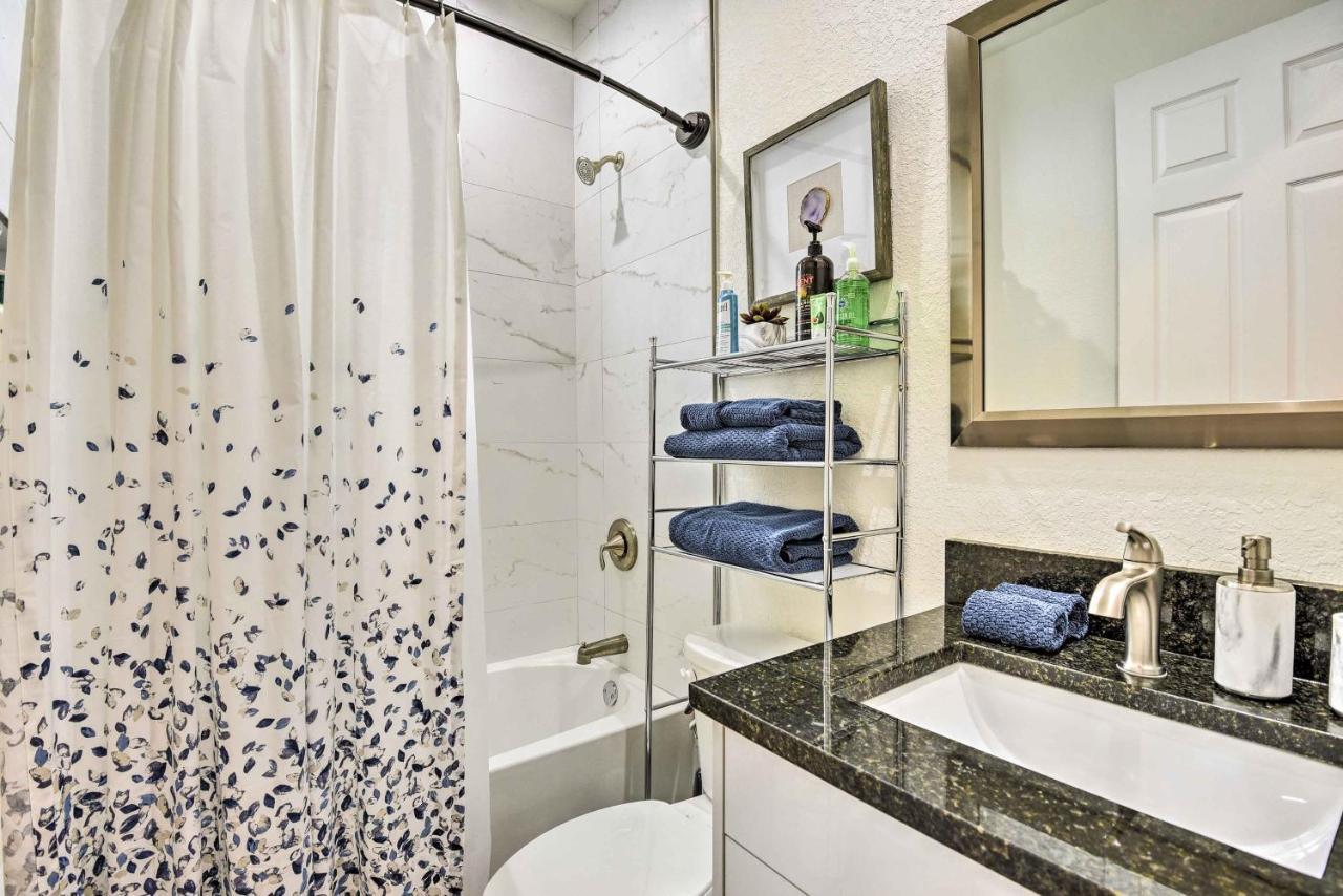 Holiday home Sleek Gem 4 Mi To Aquatic Center